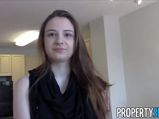 Propertysex - युवा असली estate एजेंट साथ बड़ा प्राकृतिक टिट्स होममेड xxx क्लिप